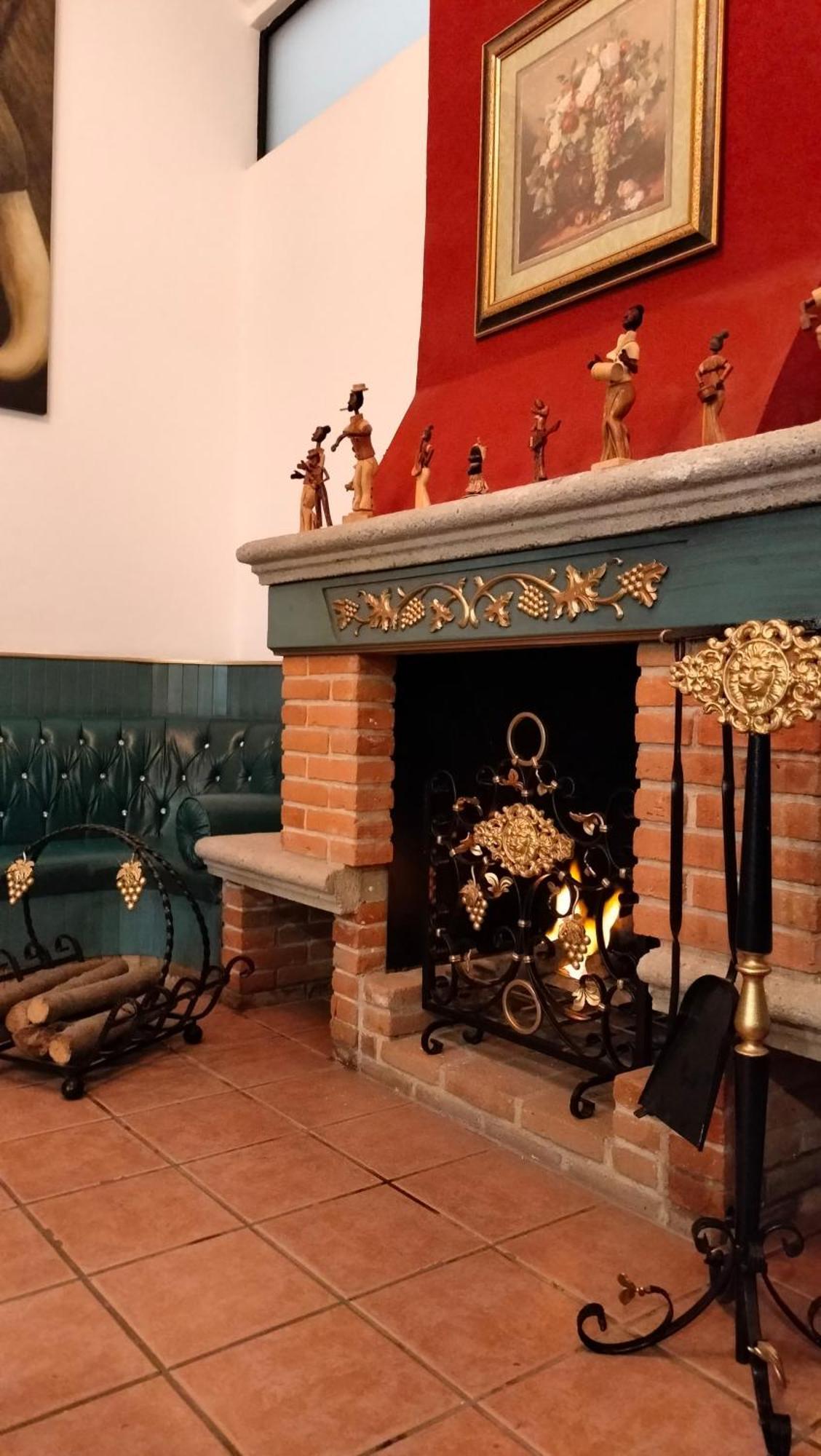 Casa Real Hotel *